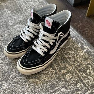 Vans Sk8 Hi Sz 11 - Black & White
